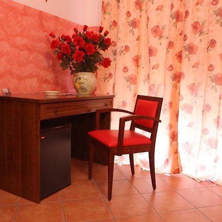 B&B Rinascente Paola Extérieur photo